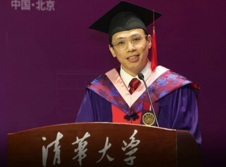 Enrico Gloria Delivers Historic Mandarin Graduation Speech at Prestigious Tsinghua University Ceremony